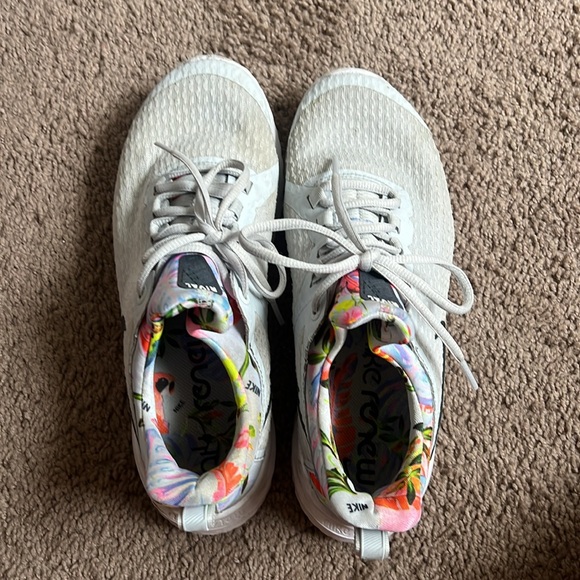 Nike Renew Tropical Sneakers - Picture 3 of 5